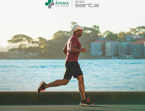 Imagem mostra homem praticando atividade física (Foto: Freepik)