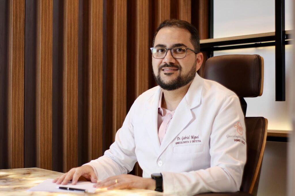 Dr Gabriel Miguel, obstetra e ginecologista.